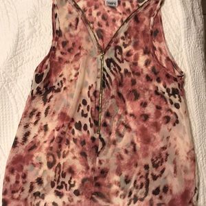 Women’s EUC pink cheetah zipper shirt 5/$25 3/$15